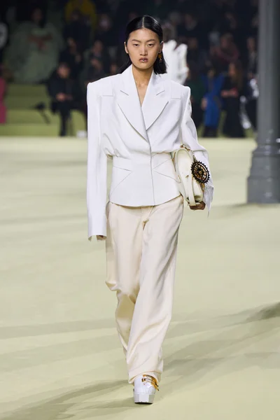 Look 36